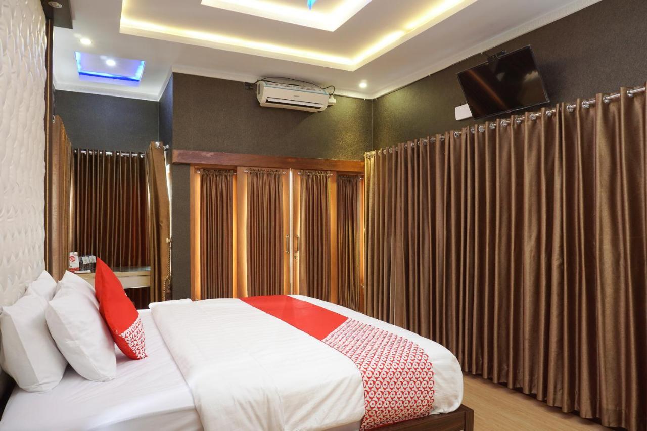 Super Oyo 444 Rafitha Homestay Baturetno Exterior foto