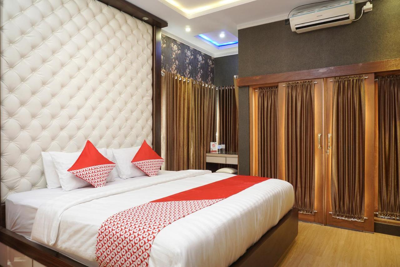 Super Oyo 444 Rafitha Homestay Baturetno Exterior foto