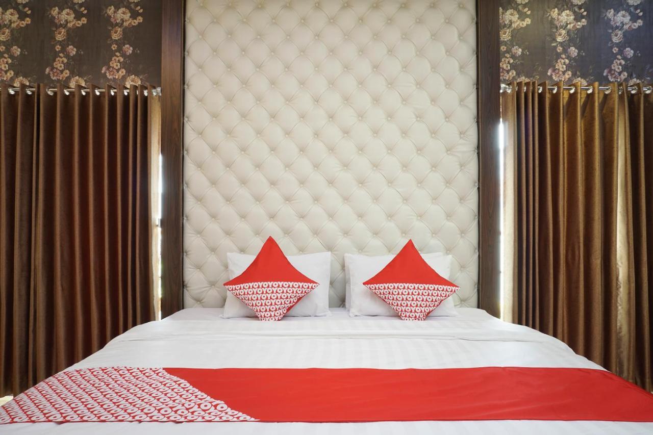 Super Oyo 444 Rafitha Homestay Baturetno Exterior foto
