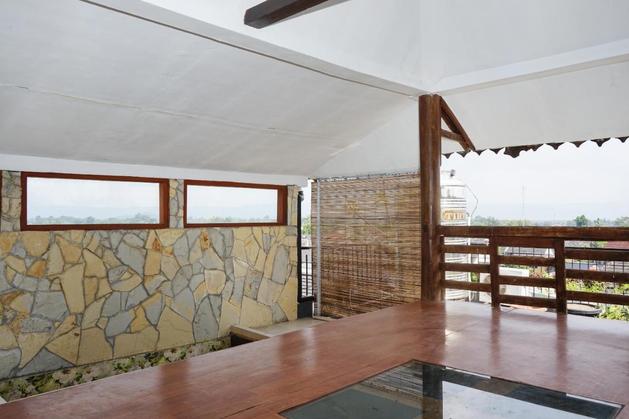 Super Oyo 444 Rafitha Homestay Baturetno Exterior foto